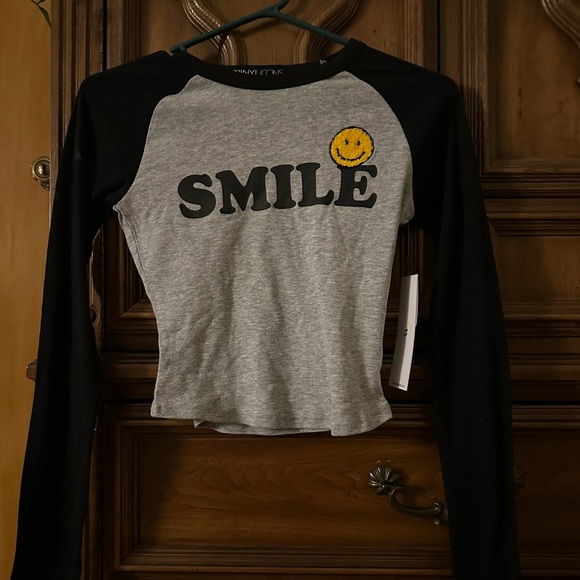 Black and gray, cropped “smile” long-sleeve - Picture 2 of 5